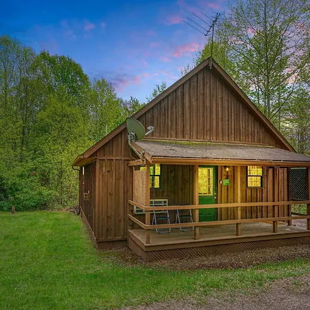 Blue Rose Cabins - Pinecrest Cabin